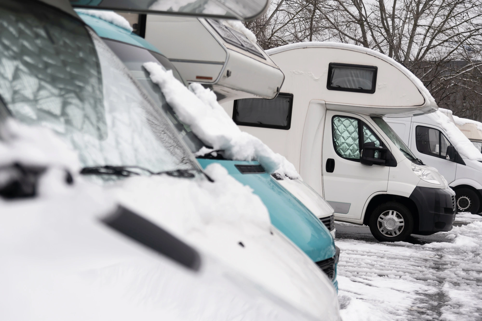 Wohnmobil Winterstellplatz außen